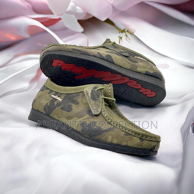 Original Clarks Wallabies · Photo 3