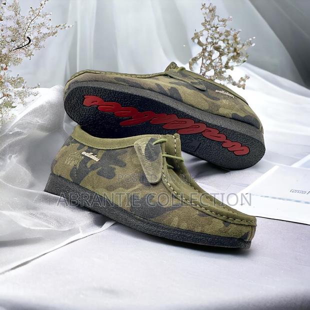 Original Clarks Wallabies · Photo 4