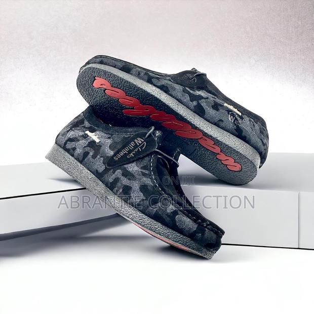 Original Clarks Wallabies · Photo 3