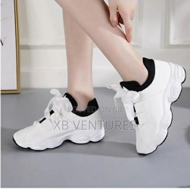 Ladies Breathable Antiskid Sneakers photo 2