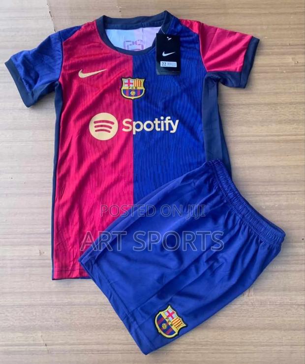 24 /25 Barcelona Home Kids Jersey · Photo 4