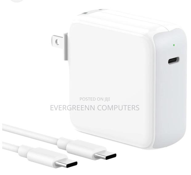 Macbook Type C Charger · Photo 2