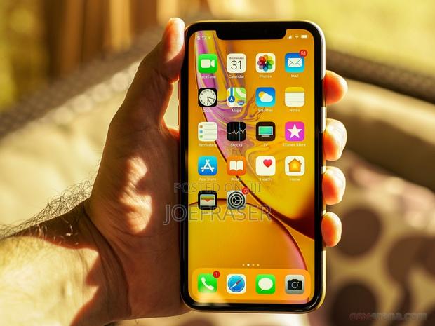 New Apple iPhone XR 64 GB Yellow photo 2