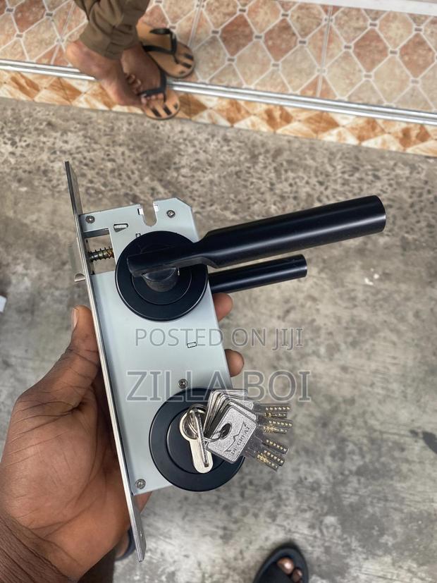 Stainless Steel Seperate Lock · Photo 4