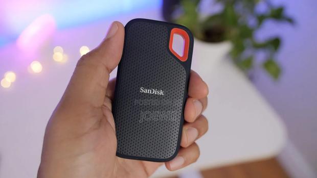 Sandisk 2TB Extreme Portable SSD photo 3