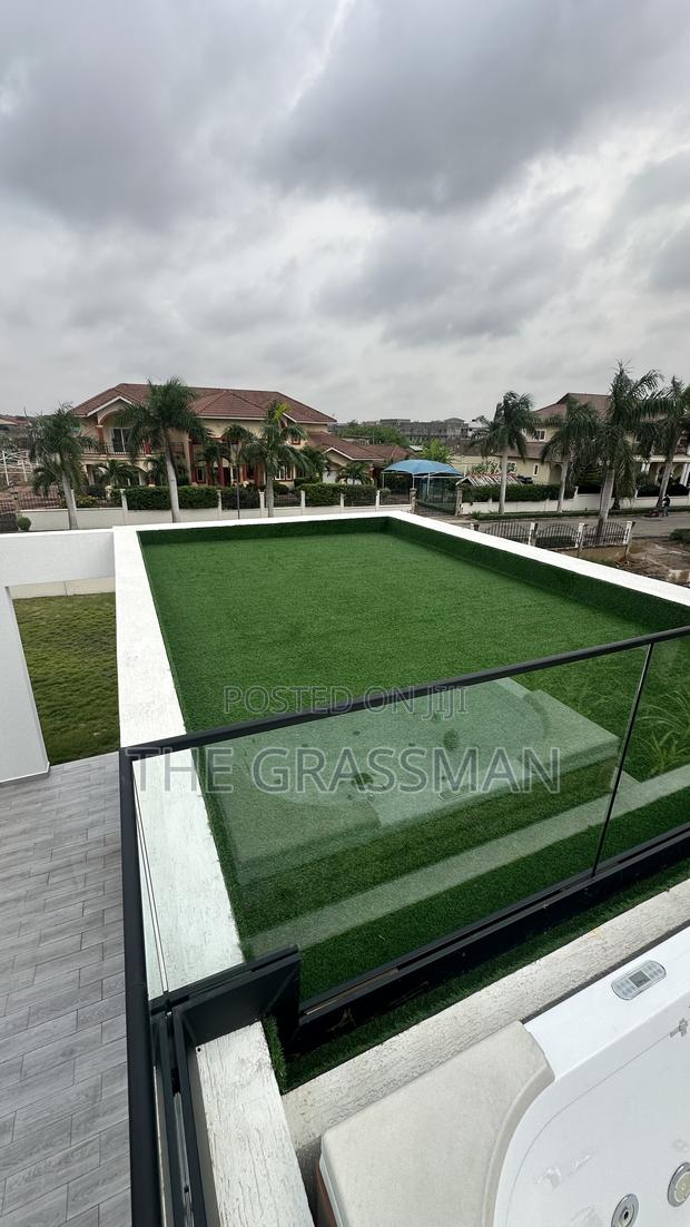 Rooftop Artificial Green Grass Installation photo 2