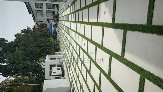 40mm Artificial Grass - Quality 10yrs photo 3