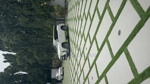 40mm Artificial Grass - Quality 10yrs photo 2