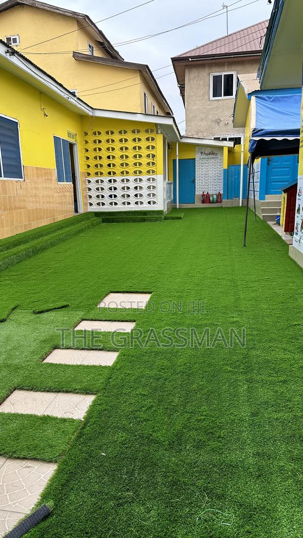 Artificial Grass for Playgrounds: Play Safe, Play Fun photo 2