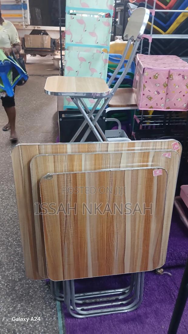 Foldable Table · Photo 2
