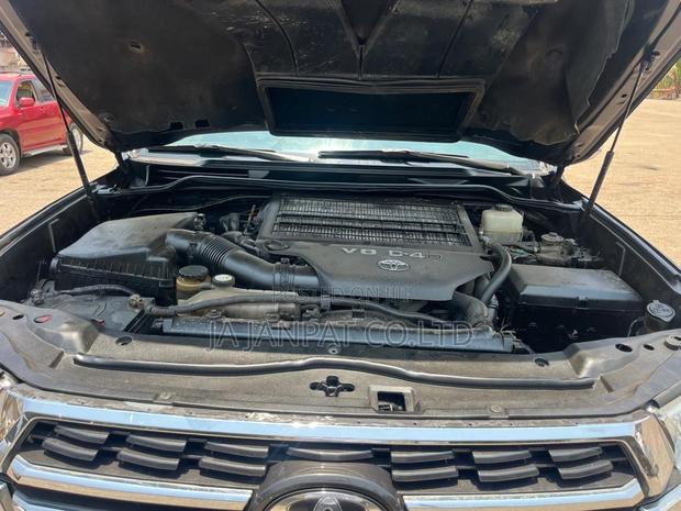 Toyota Land Cruiser 4.5 V8 GXR 2021 Black photo 4