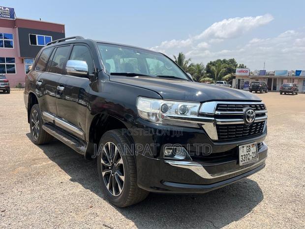 Toyota Land Cruiser 4.5 V8 GXR 2021 Black photo 12