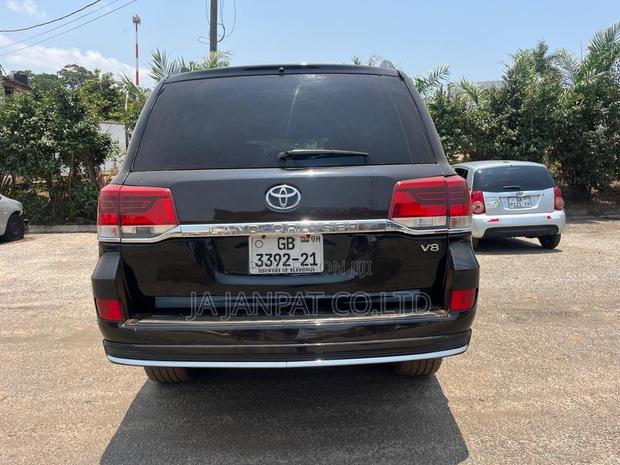 Toyota Land Cruiser 4.5 V8 GXR 2021 Black photo 9