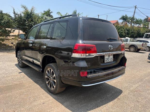 Toyota Land Cruiser 4.5 V8 GXR 2021 Black photo 7