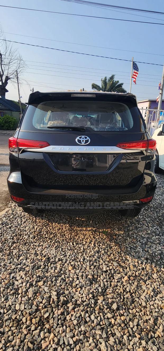 New Toyota Fortuner 2022 Black