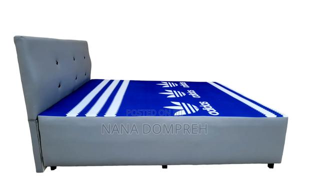 Queen Size Bed photo 3