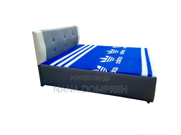 Queen Size Bed photo 3
