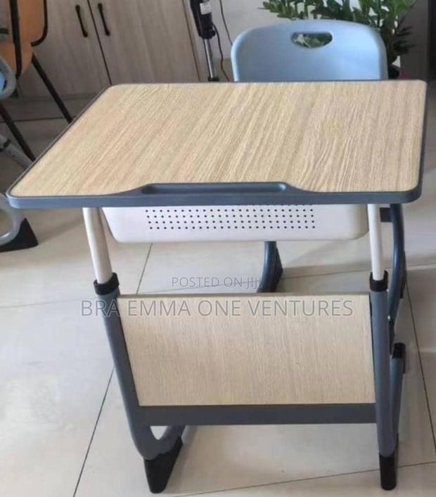Students Table And Chair · Photo 1