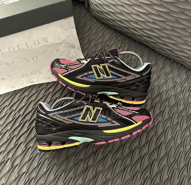 New Balance 1906 Neon Night · Photo 3