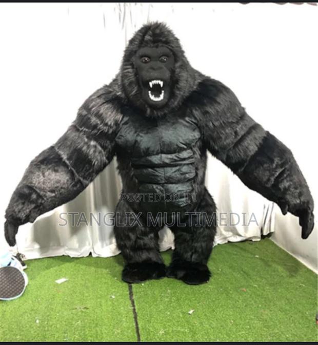 Giant Gorilla Outfit · Photo 4