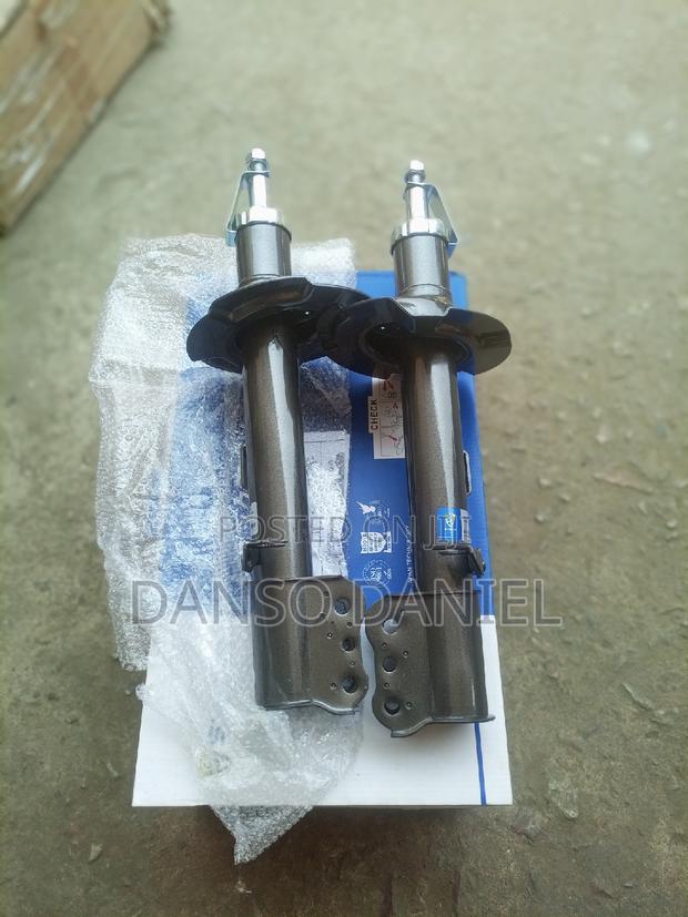 Escape 2002 - 11 Front Shock photo 2