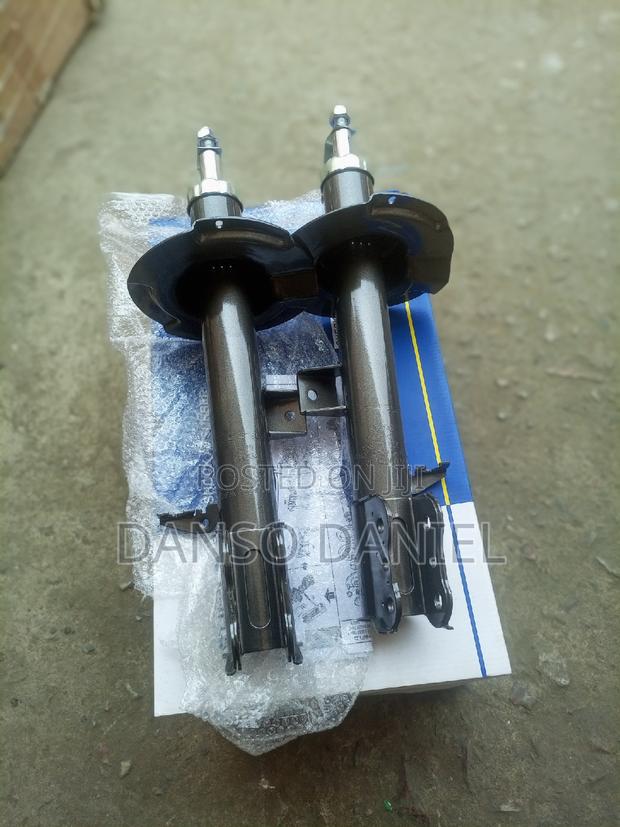 Escape 2002 - 11 Front Shock photo 4