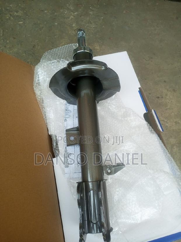 Escape 2002 - 11 Front Shock photo 5