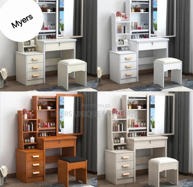 Quality Dressing Mirror · Photo 1