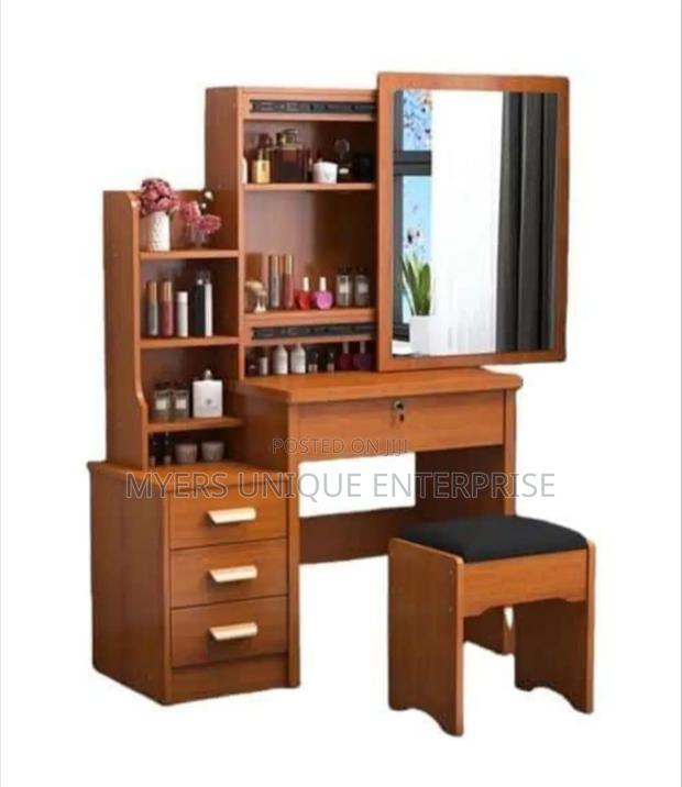 Dressing Mirror · Photo 1
