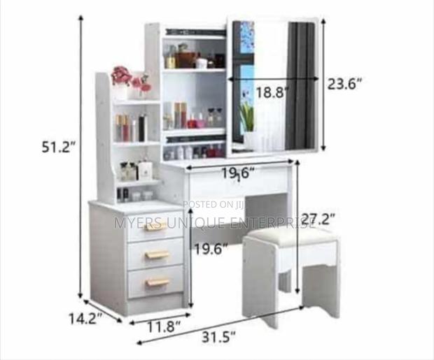 Effective Dressing Mirror · Photo 1