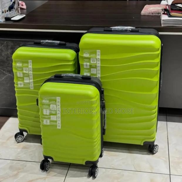 3-Piece Suitcase(Green) · Photo 4
