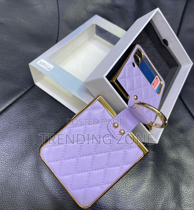 Samsung Galaxy Z (Flip2, Flip3, Flip4 Flip5) photo 2