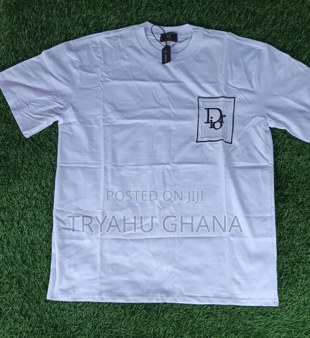 Luxurious White Dior Round-Neck Top for Sale at Tryahu · Photo 3