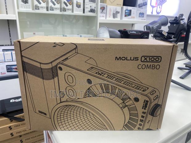 Zhiyun Molus X100 Bi-color Pocket Cob Monolight (Pro Kit) · Photo 2
