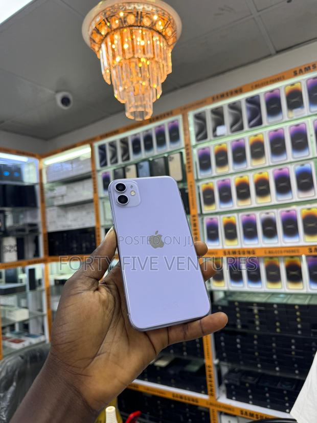 New Apple iPhone 11 64 GB Purple