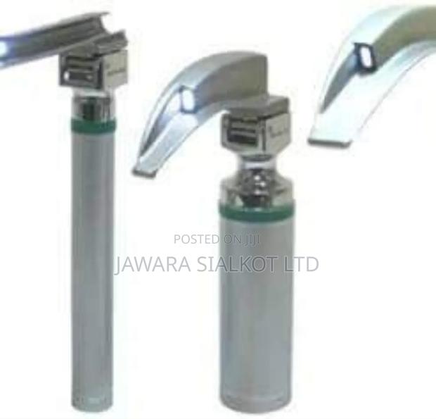 Fiber Optic Laryngoscope With 6 Blade Set · Photo 4
