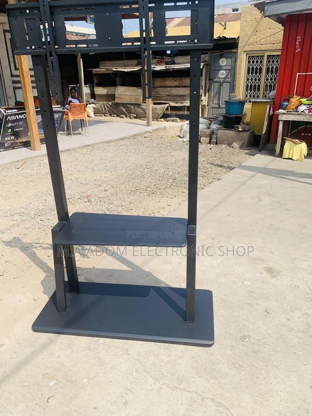 University Mobile Cart for Tv Between 32”-75” · Photo 3
