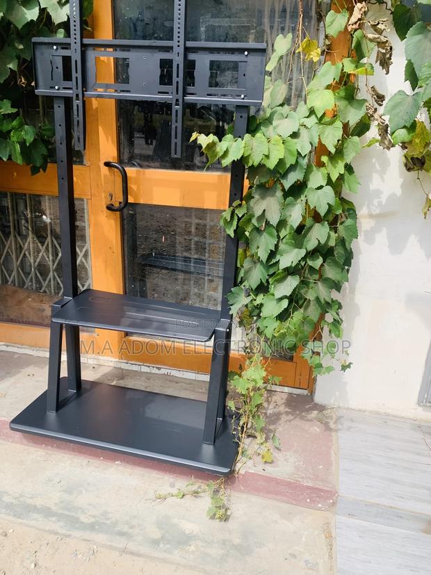 University Mobile Cart for Tv Between 32”-75” · Photo 4
