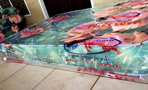 Latex Foam 8 Inches High Density Double Size Mattress · Photo 3