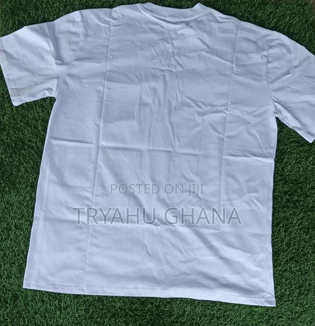 Grab Your Elegant Burberry Round-Neck Top Now at Tryahu · Photo 4