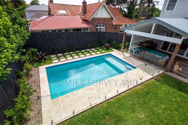 High Quality Swimming Pool Construction · Photo 4