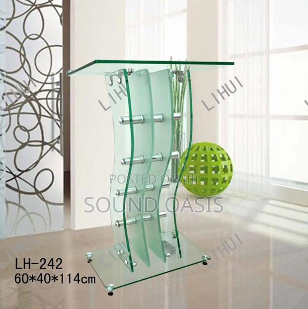 Foreign Glass Pulpit Sleek · Photo 1