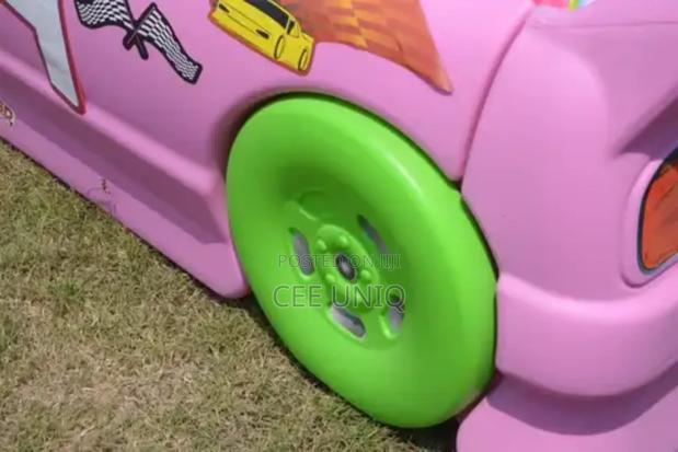 Elegance Toddler Wooden Car Type Bed for Kids · Photo 4