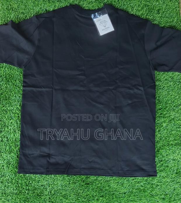 Experience Fashion With Our New Stock of Round Neck Tops · Photo 4