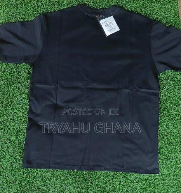 New Stock of Round-Neck Tops Get Yours Now for Your Fashion · Photo 4