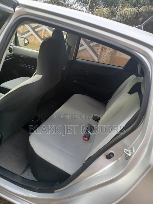 Toyota Vitz 1.3 FWD 5dr 2013 Silver · Photo 1