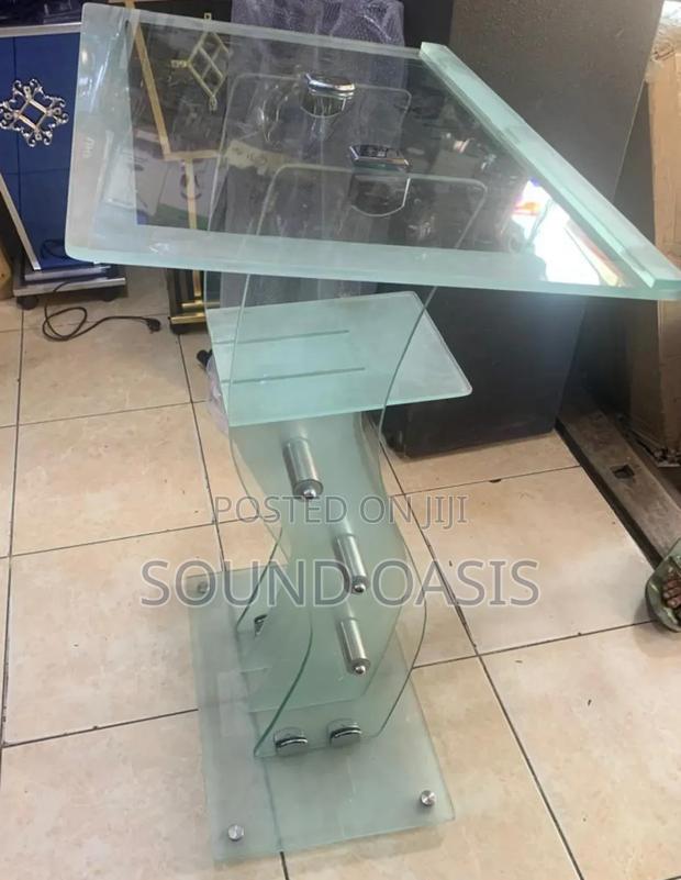 Glass Pulpit Plain · Photo 3