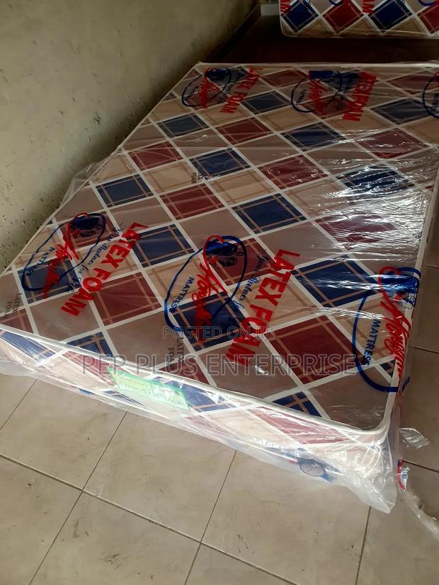 Latex Foam 12 Inches High Density Double Size Mattress · Photo 4