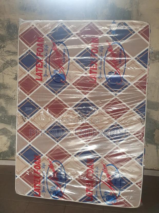 Latex Foam 12 Inches High Density Double Size Mattress · Photo 1
