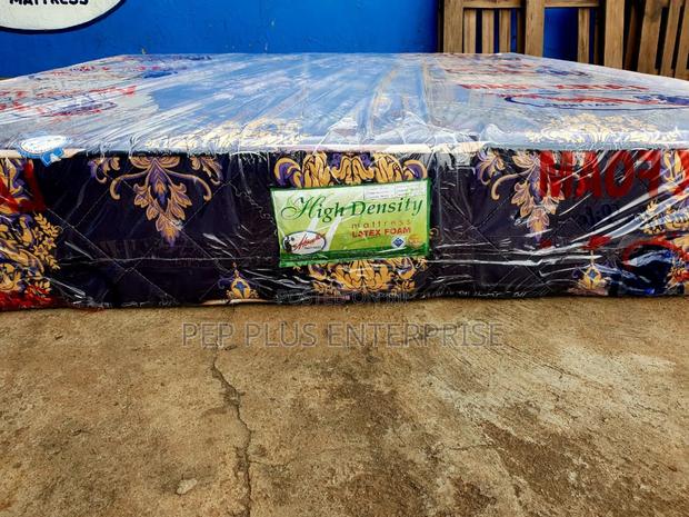 Latex Foam 10 Inches High Density Queen Size Mattress · Photo 4